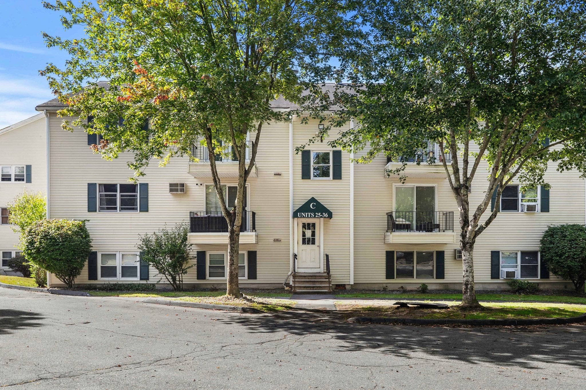 1261 Church St #31, New Bedford, MA, 1261 Church St #31, New Bedford, MA Photo #1