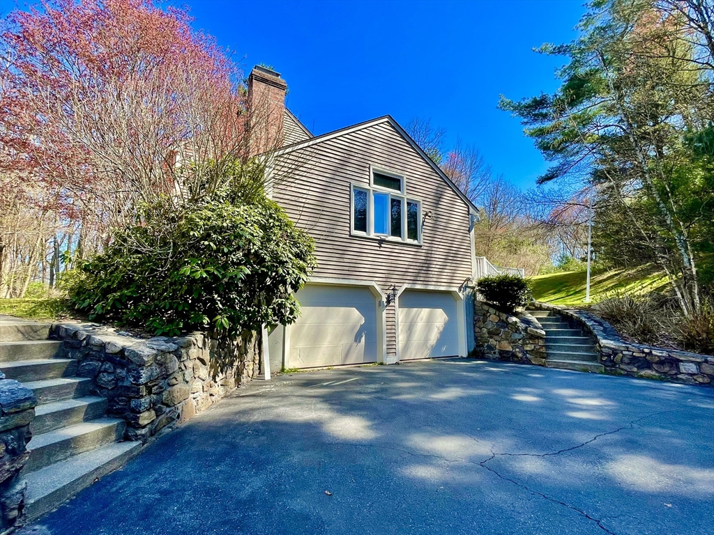 128 Upton Rd