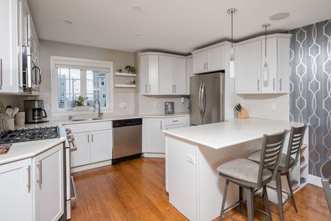 7 Bay Street  (The Estuary) 3 Hull MA 02045