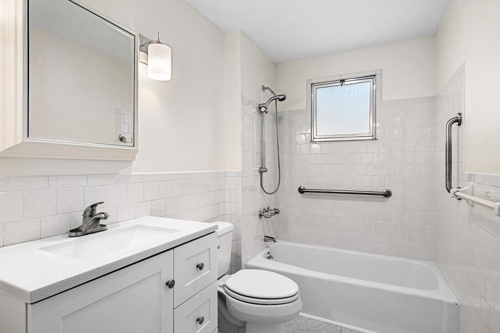 1747 Highland Avenue, Fall River, MA Photo #32