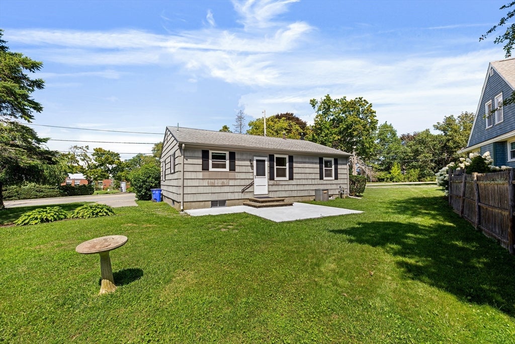 1747 Highland Avenue, Fall River, MA Photo #10