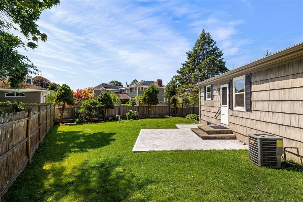 1747 Highland Avenue, Fall River, MA Photo #8