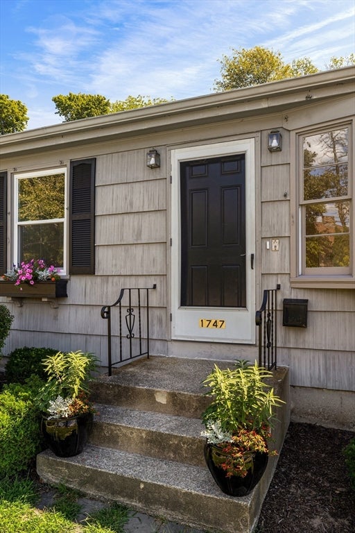 1747 Highland Avenue, Fall River, MA Photo #15