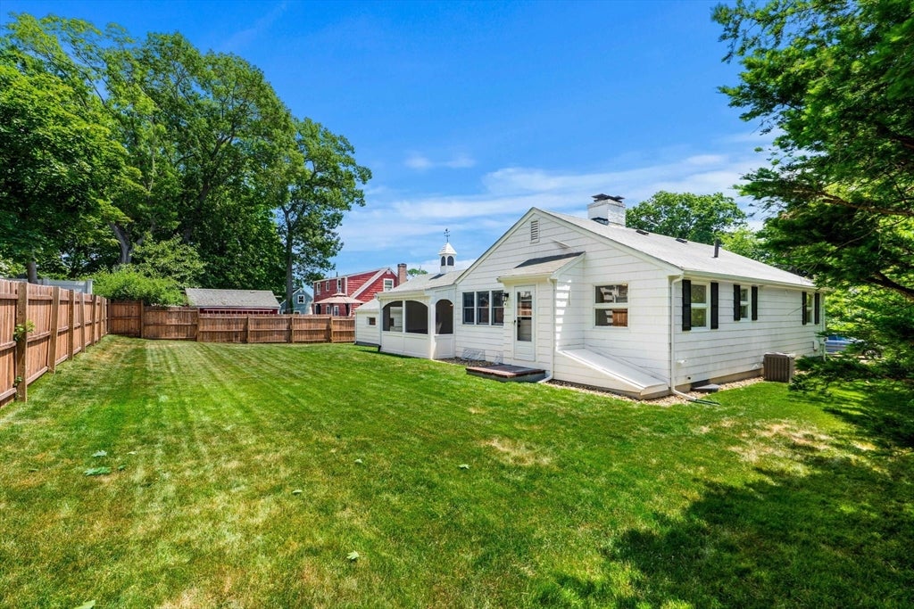 46 Woodcrest Dr