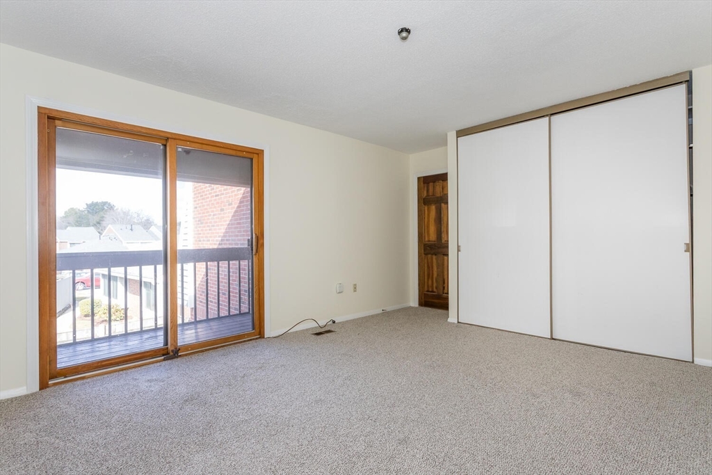52 Rosewood Dr #52, Stoughton, MA Photo #9