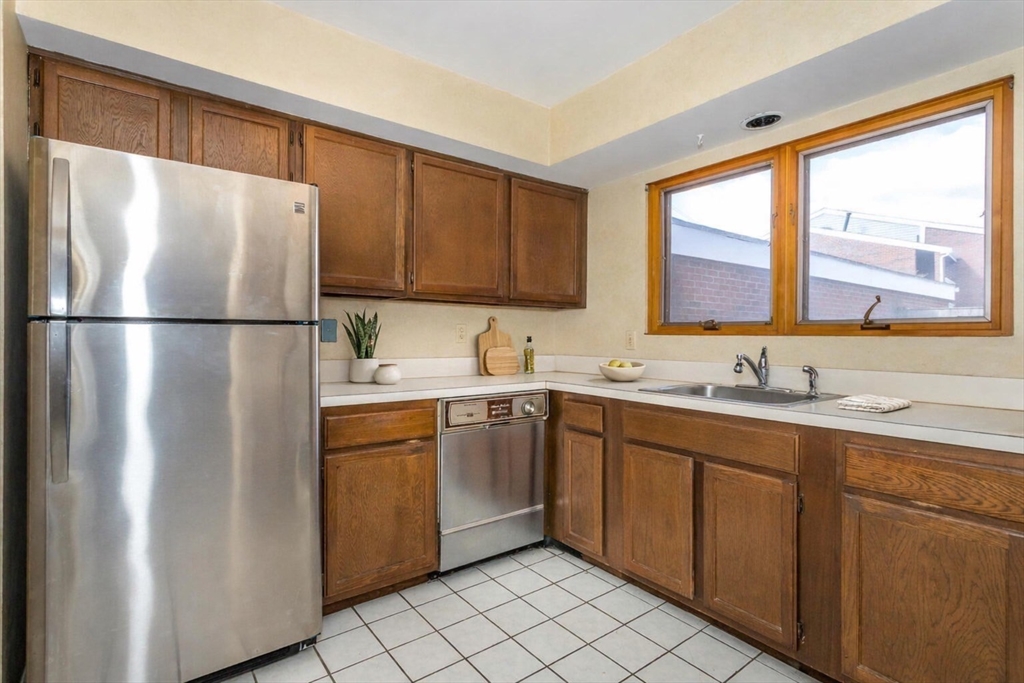 52 Rosewood Dr #52, Stoughton, MA Photo #4