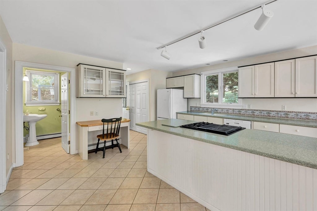 193 Wayside Rd, Harwich, MA, 193 Wayside Rd, Harwich, MA Photo #10