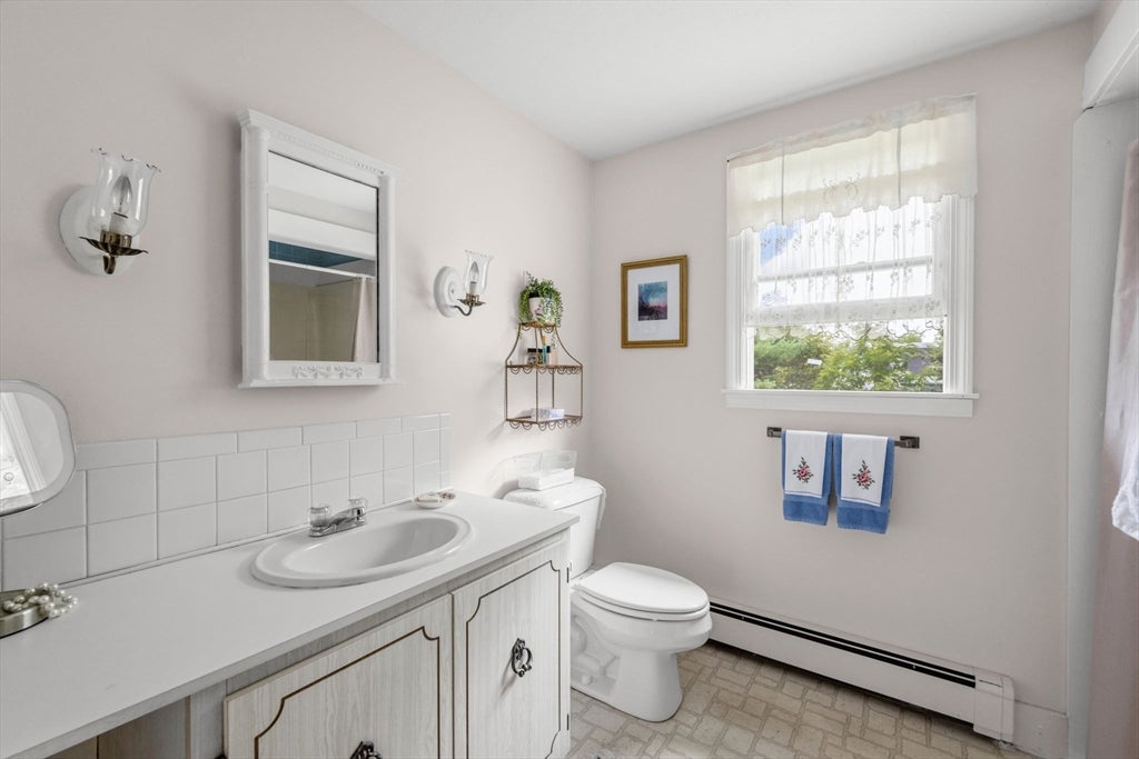17 Woodlawn Ave, Holbrook, MA, 17 Woodlawn Ave, Holbrook, MA Photo #20