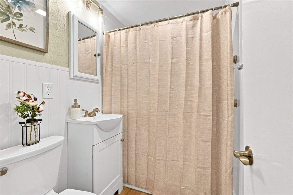 331 Valley View Dr, Westfield, MA, 331 Valley View Dr, Westfield, MA Photo #16