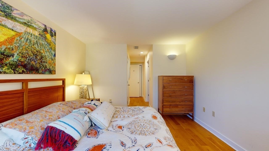 20 Chestnut St #304, Cambridge, MA Photo #9