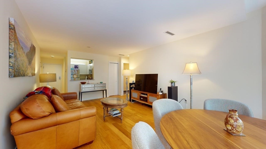 20 Chestnut St #304, Cambridge, MA Photo #18