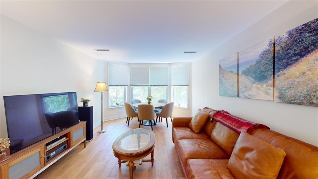 20 Chestnut St #304, Cambridge, MA Photo #2