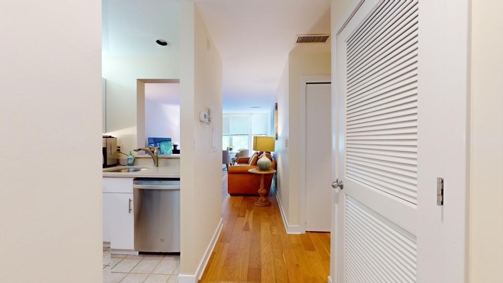 20 Chestnut St #304, Cambridge, MA Photo #5