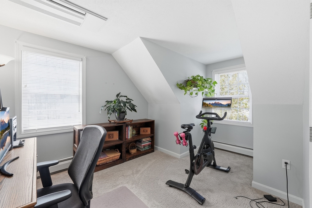 10 Horseshoe Lane, Clinton, MA Photo #20
