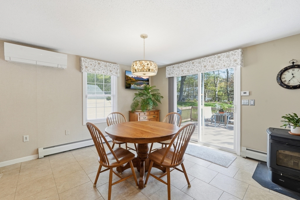 10 Horseshoe Lane, Clinton, MA Photo #9