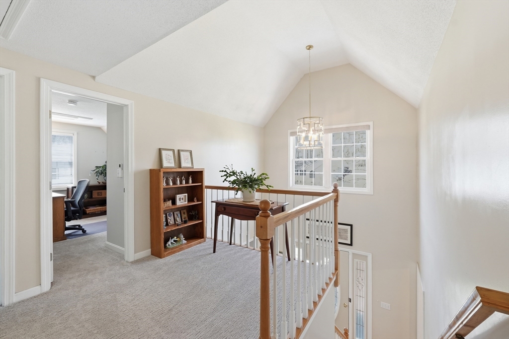 10 Horseshoe Lane, Clinton, MA Photo #18