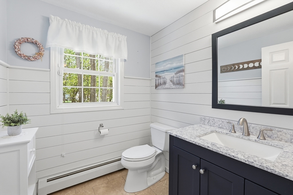 10 Horseshoe Lane, Clinton, MA Photo #15