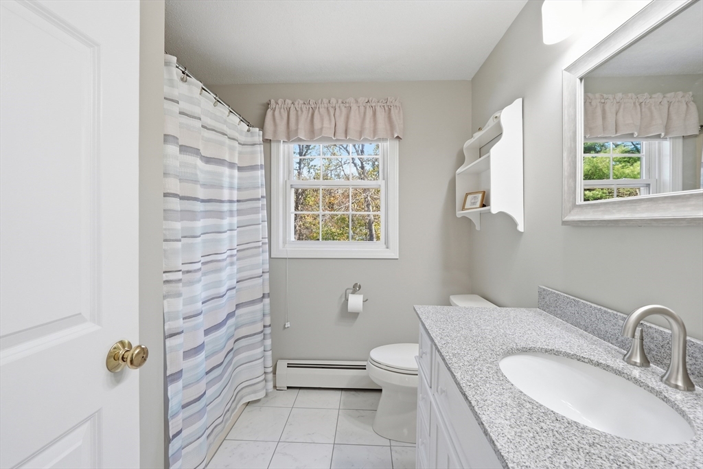 10 Horseshoe Lane, Clinton, MA Photo #24