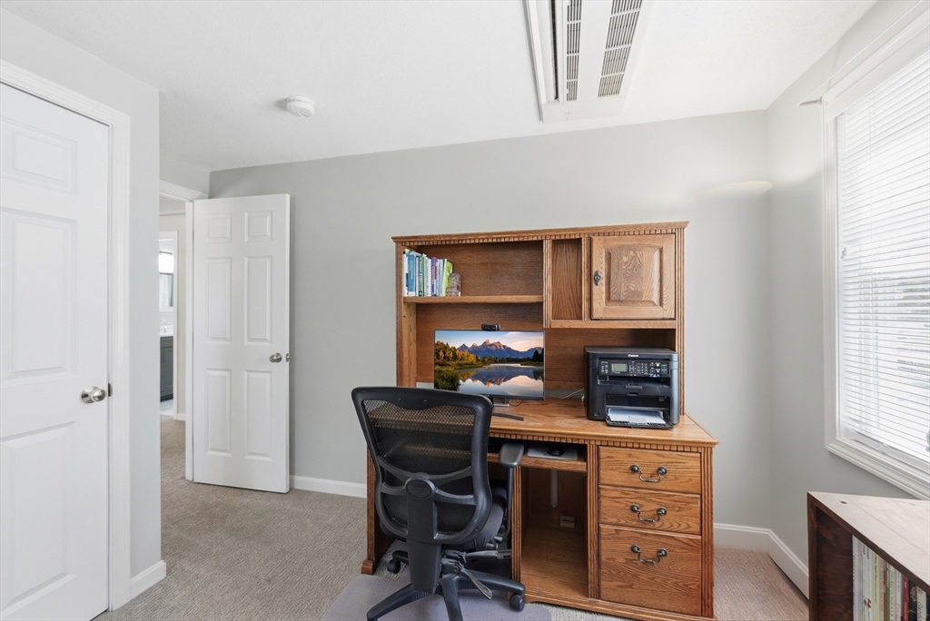 10 Horseshoe Lane, Clinton, MA Photo #19