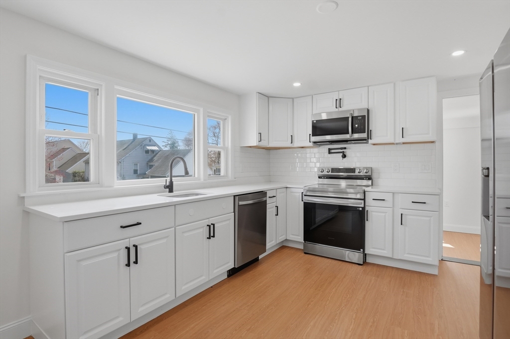 10 Lavoie Ave