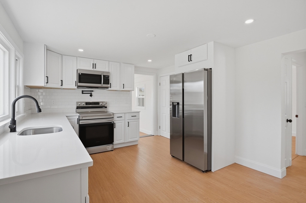 10 Lavoie Ave