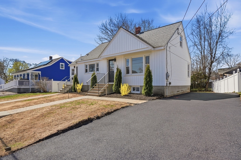10 Lavoie Ave