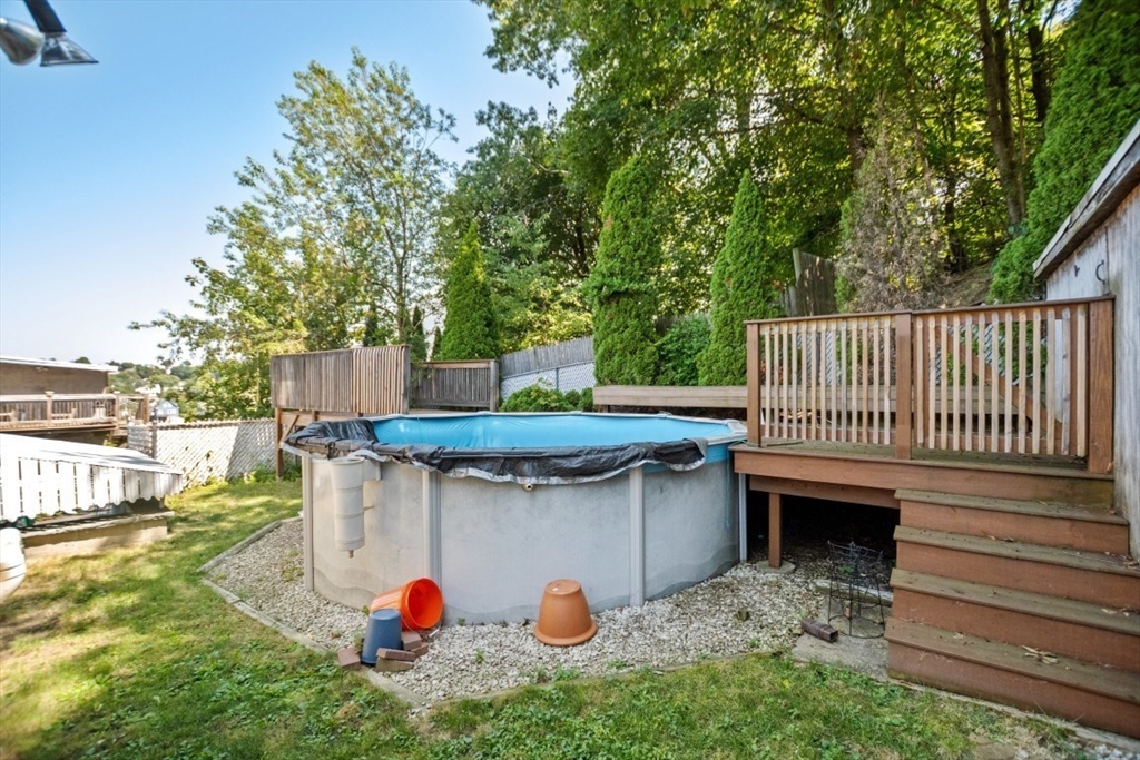 16 Woodside Ave