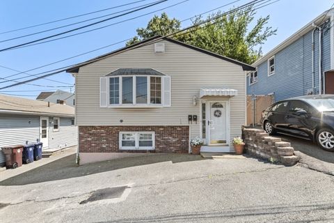 16 Woodside Ave Everett MA 02149