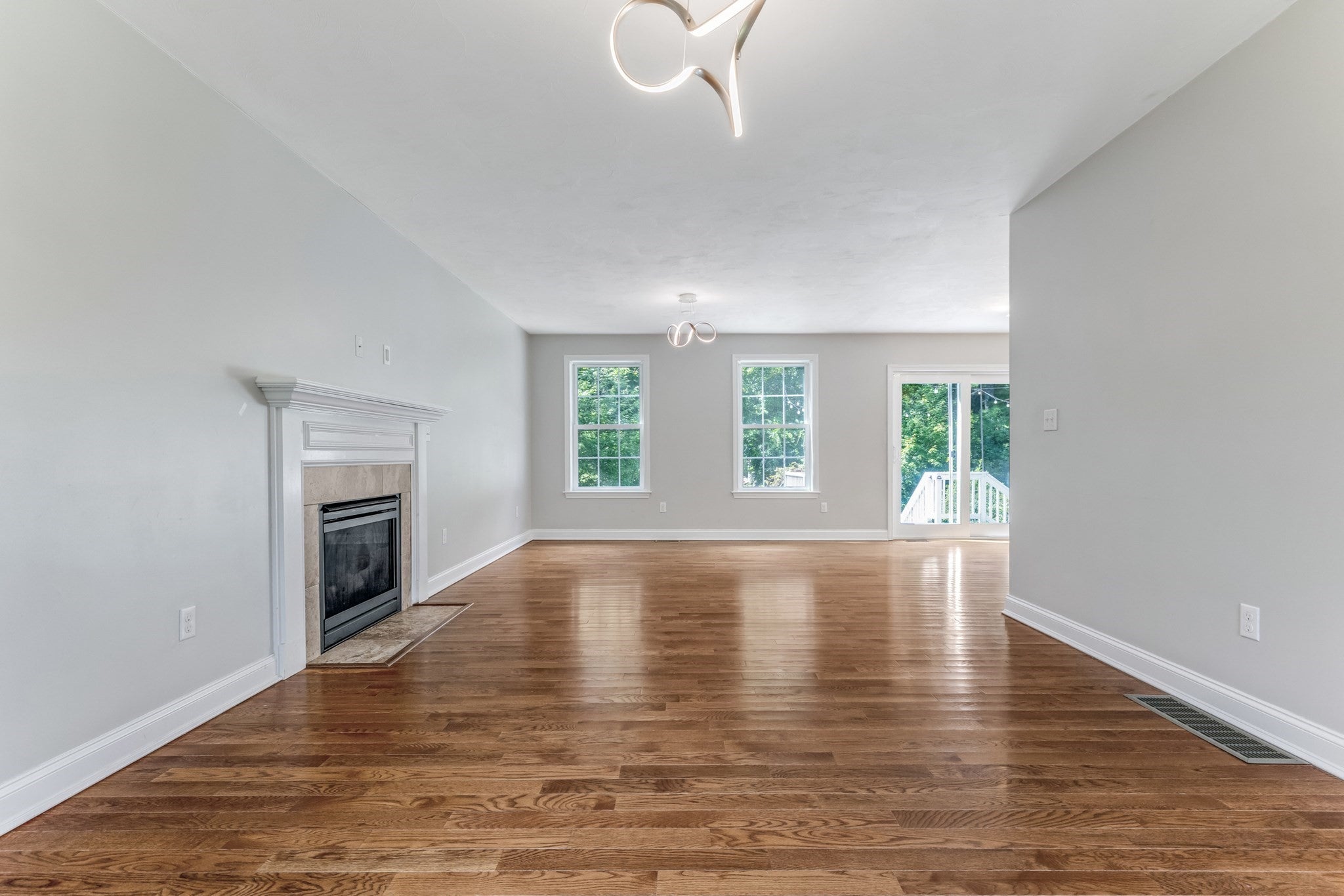 32 Adams St, Foxboro, MA, 32 Adams St, Foxboro, MA Photo #3