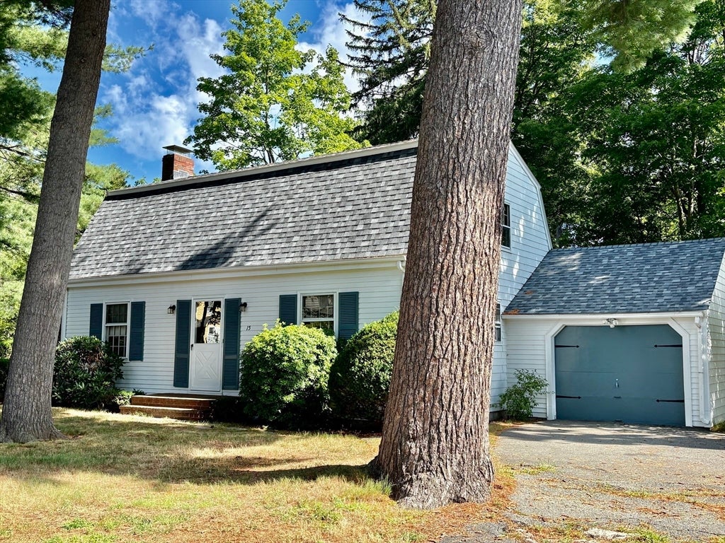 15 Richards St