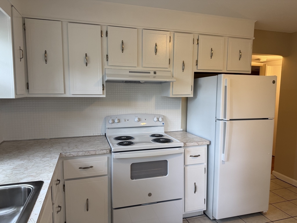 85 Ford Street B