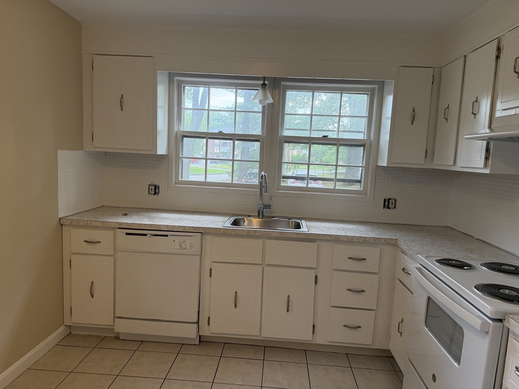 85 Ford Street B