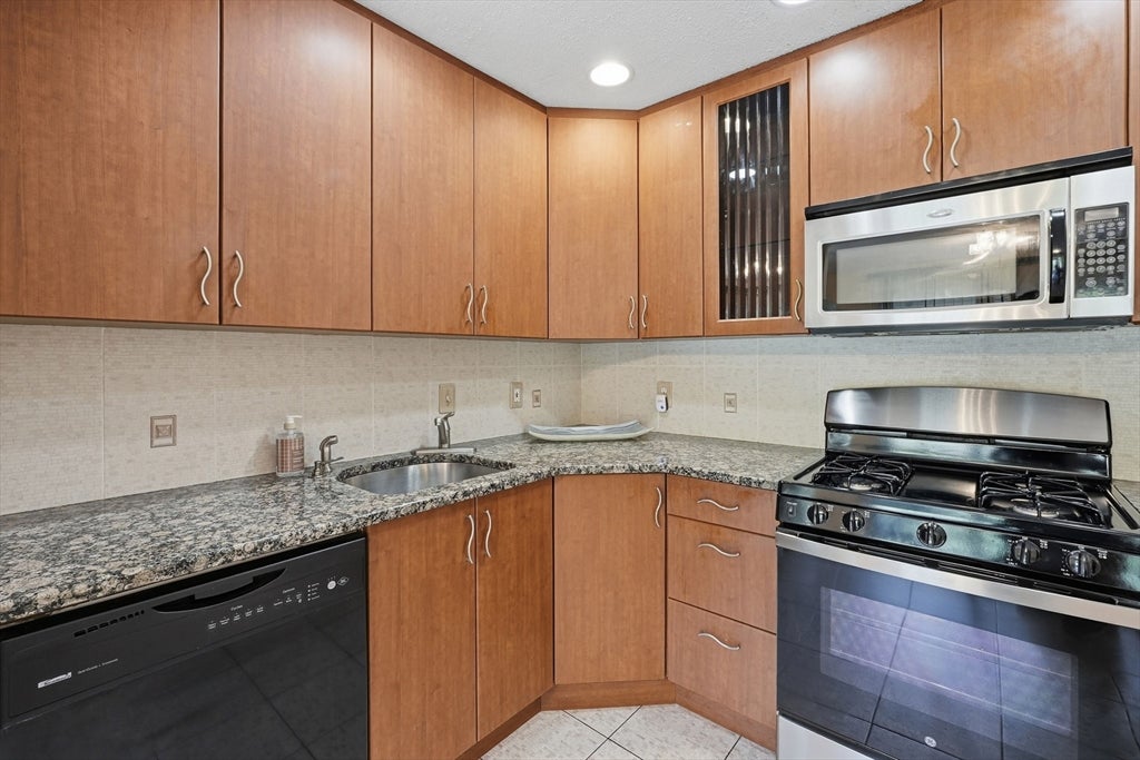 84 Camelot Drive #84, Worcester, MA Photo #10
