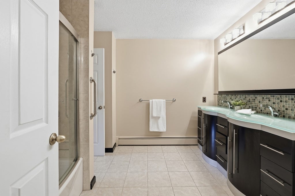 84 Camelot Drive #84, Worcester, MA Photo #25
