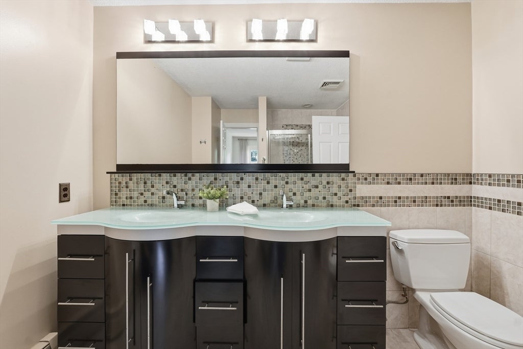 84 Camelot Drive #84, Worcester, MA Photo #23