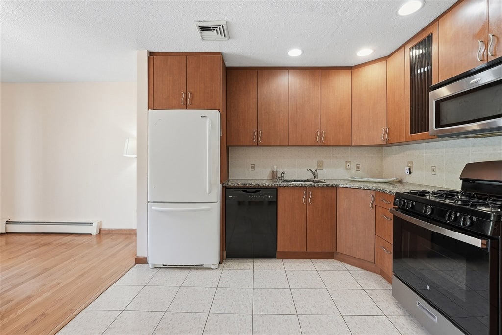 84 Camelot Drive #84, Worcester, MA Photo #8