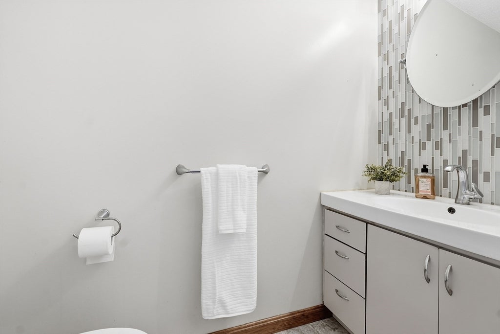 84 Camelot Drive #84, Worcester, MA Photo #17