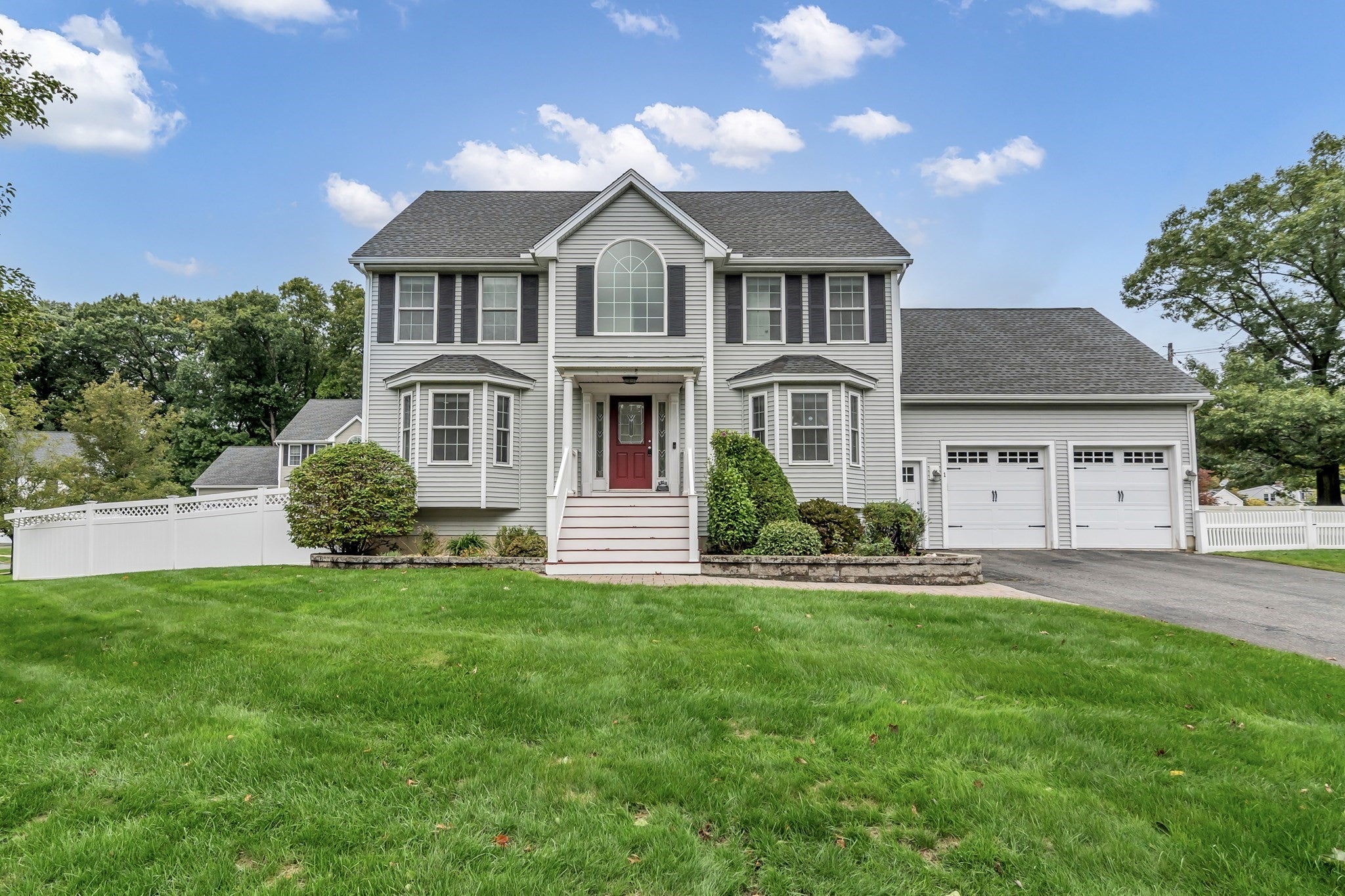 1 Kerrigan Way, Woburn, MA Photo #1