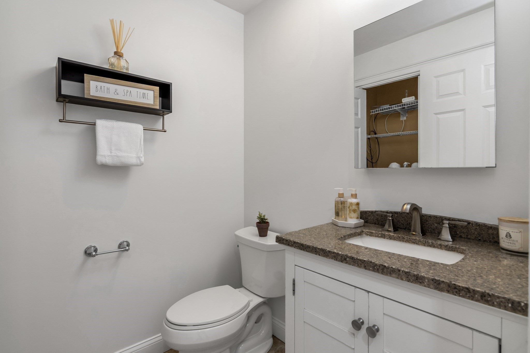 1 Kerrigan Way, Woburn, MA Photo #11