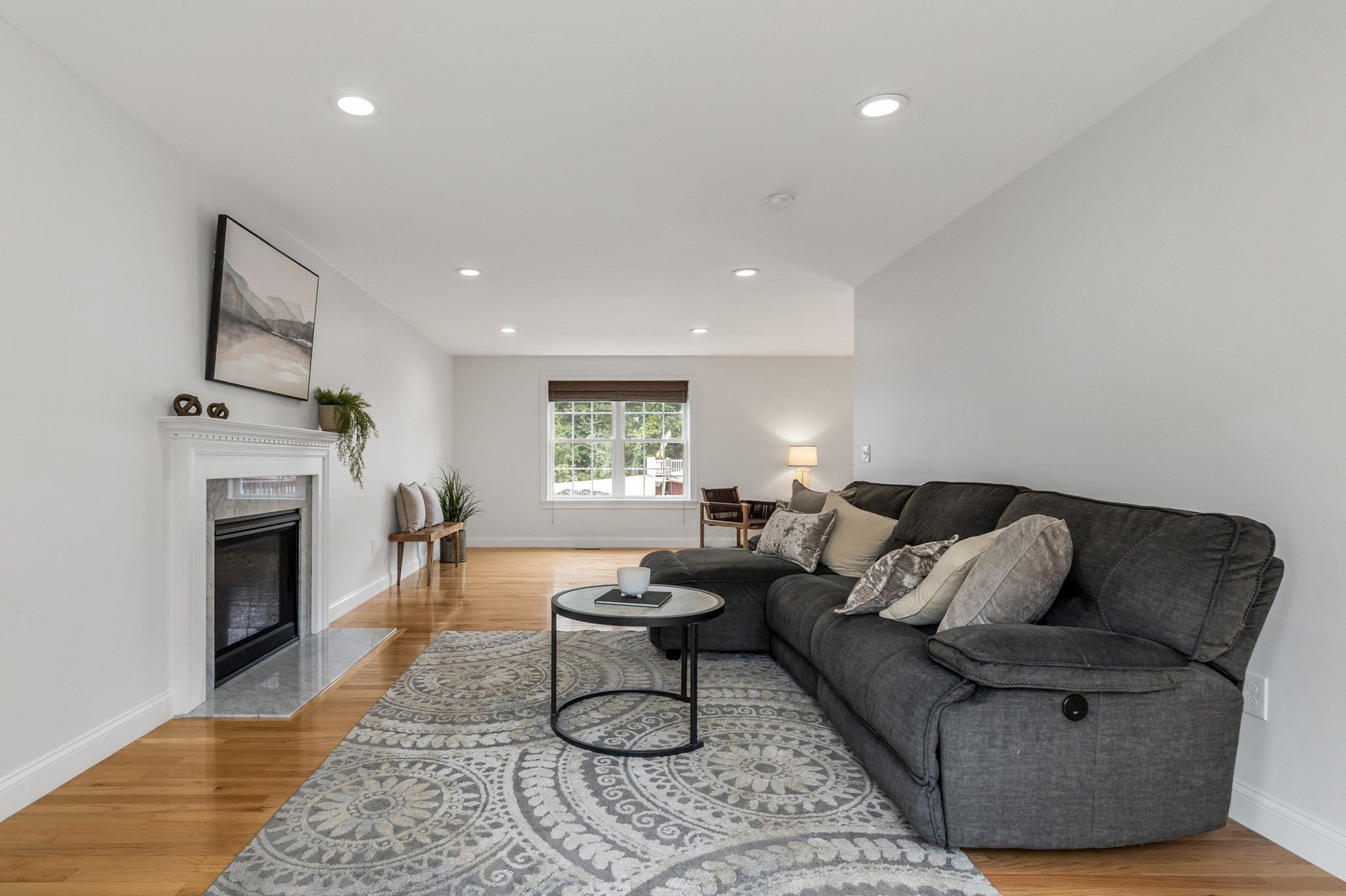 1 Kerrigan Way, Woburn, MA Photo #4