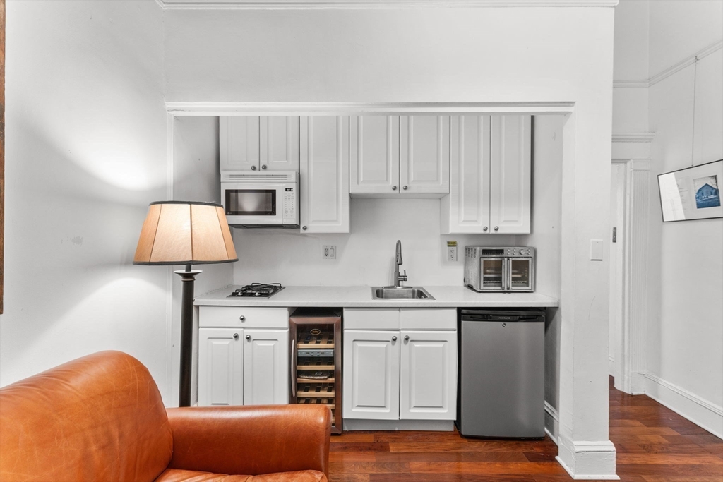 8 Garrison St 100