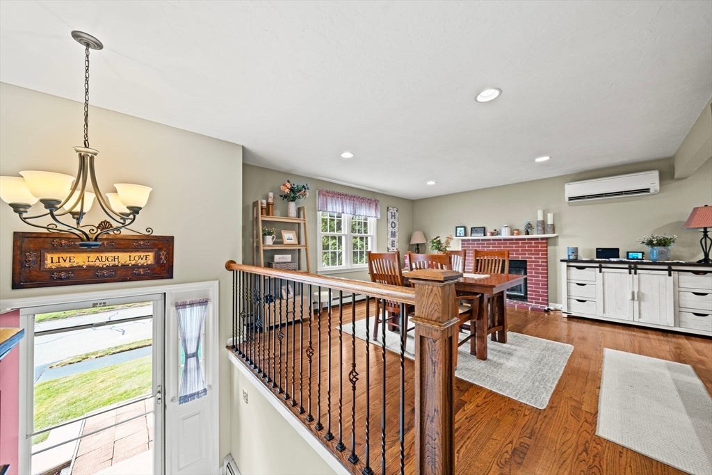 21 Corinth DR, Worcester, MA Photo #12
