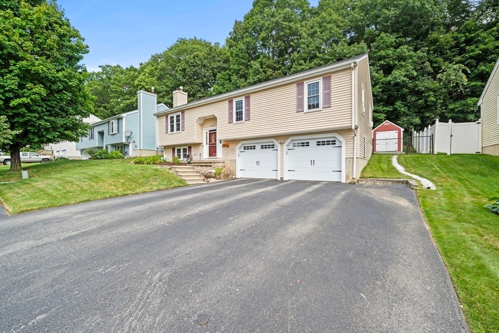 21 Corinth DR, Worcester, MA Photo #36