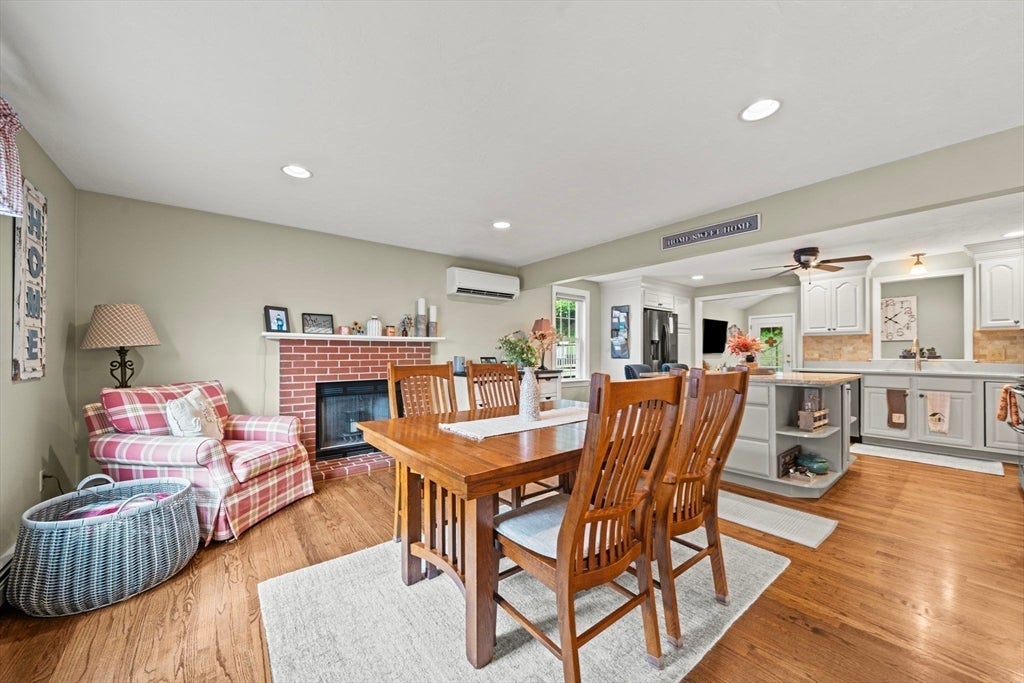 21 Corinth DR, Worcester, MA Photo #11