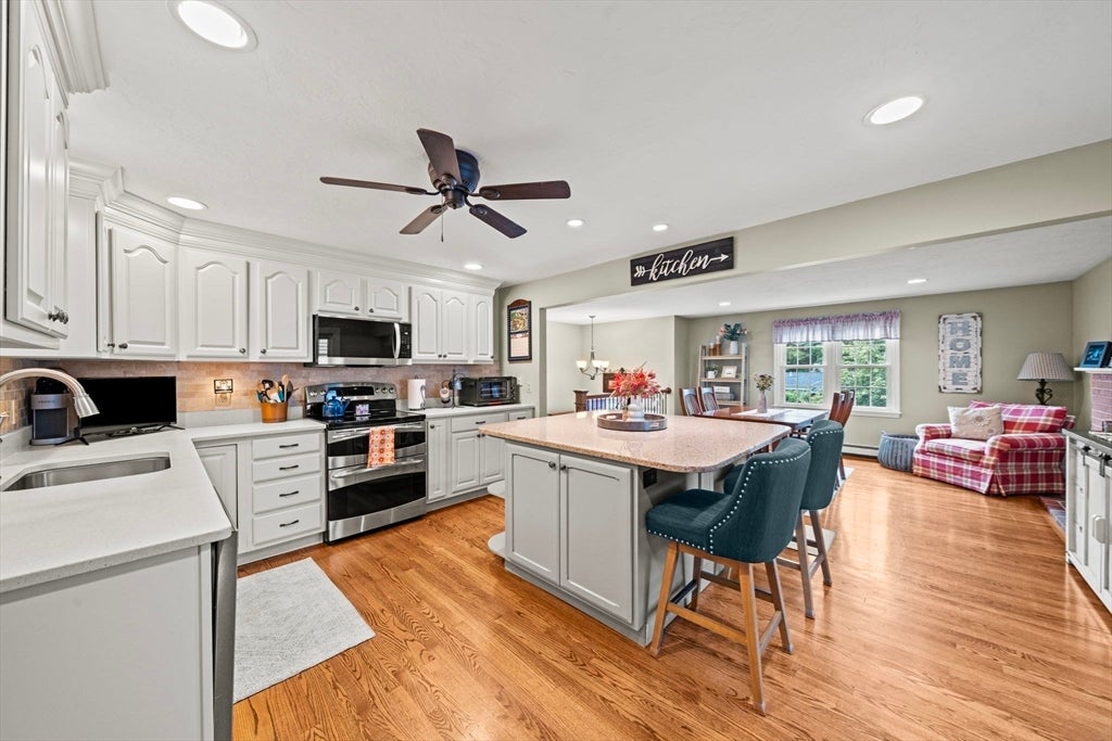 21 Corinth DR, Worcester, MA Photo #7