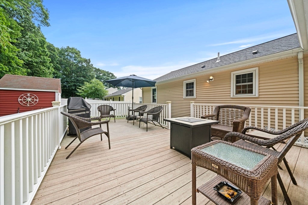 21 Corinth DR, Worcester, MA Photo #33