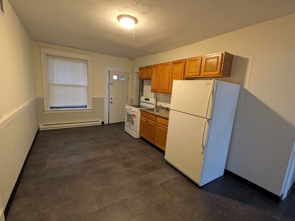 Photo 1 of 7 — 1447 Dwight St 1L, Holyoke, MA 01040