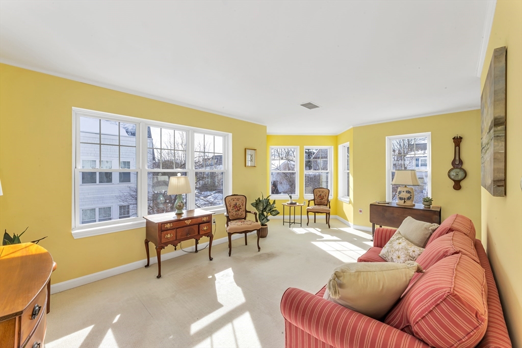 37 Hastings Street 201