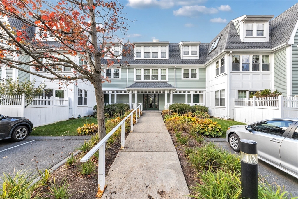 37 Hastings Street 201