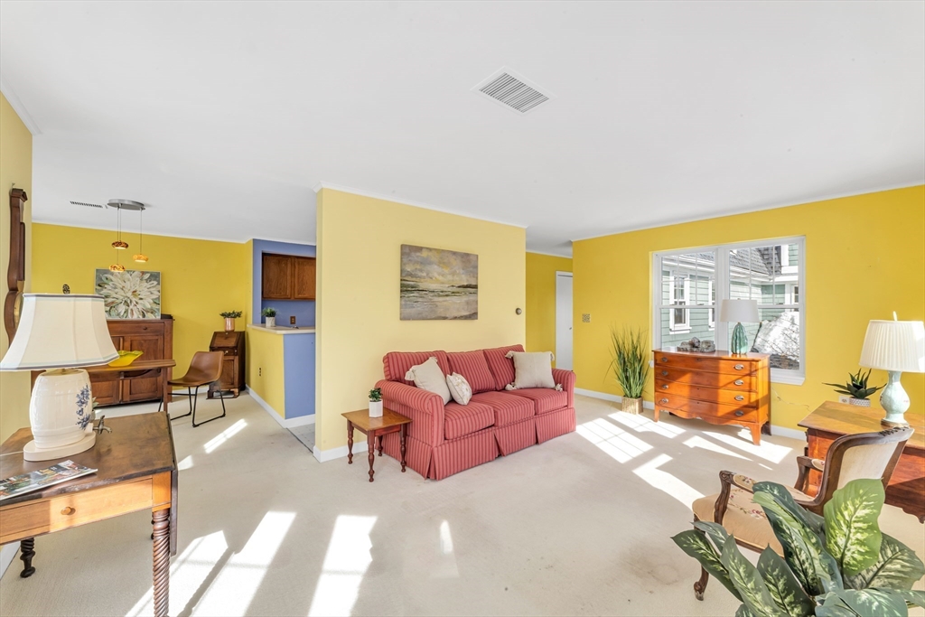 37 Hastings Street 201